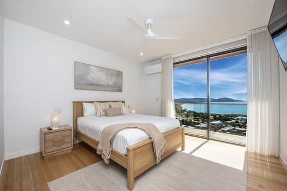 Ocean Views Villa Townsville - Image 2